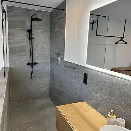 Alpentraum: Luxuswohnung Mit Atemberaubendem Blick דירה *